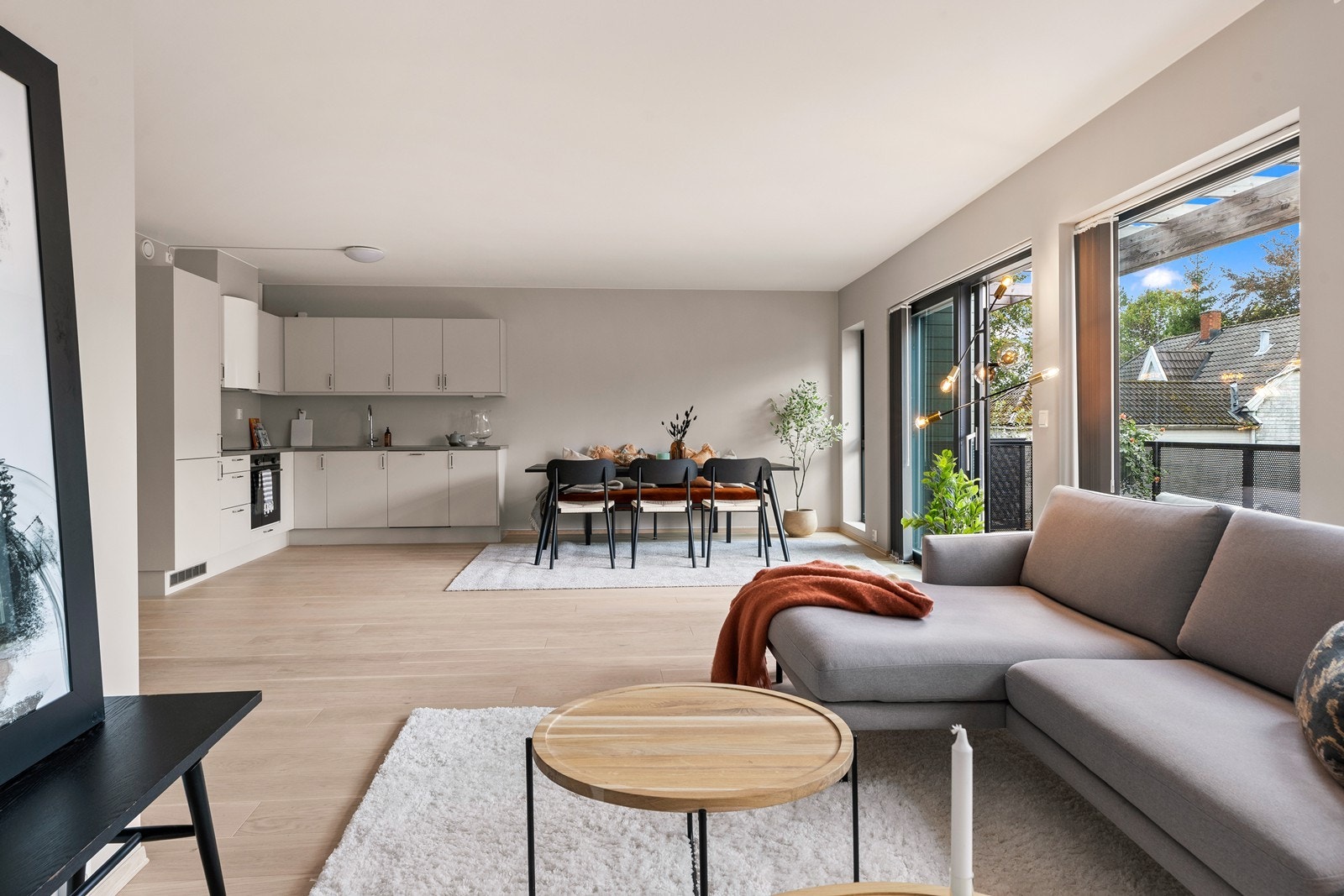 I en leilighet fra 2023 er det bare å flytte rett inn uten å måtte tenke på ekstra oppgraderinger. Galleribilde