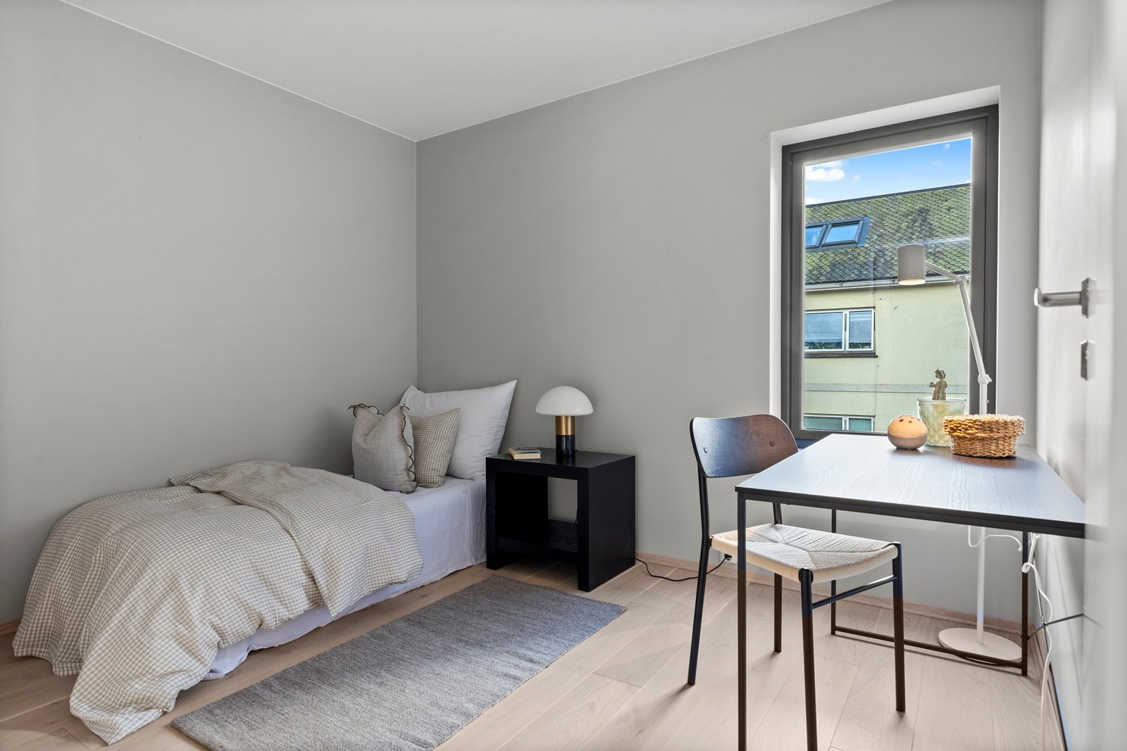 Med 2 soverom er det mulighet til å ha gjesterom, barnerom eller kontor/hobbyrom. Galleribilde