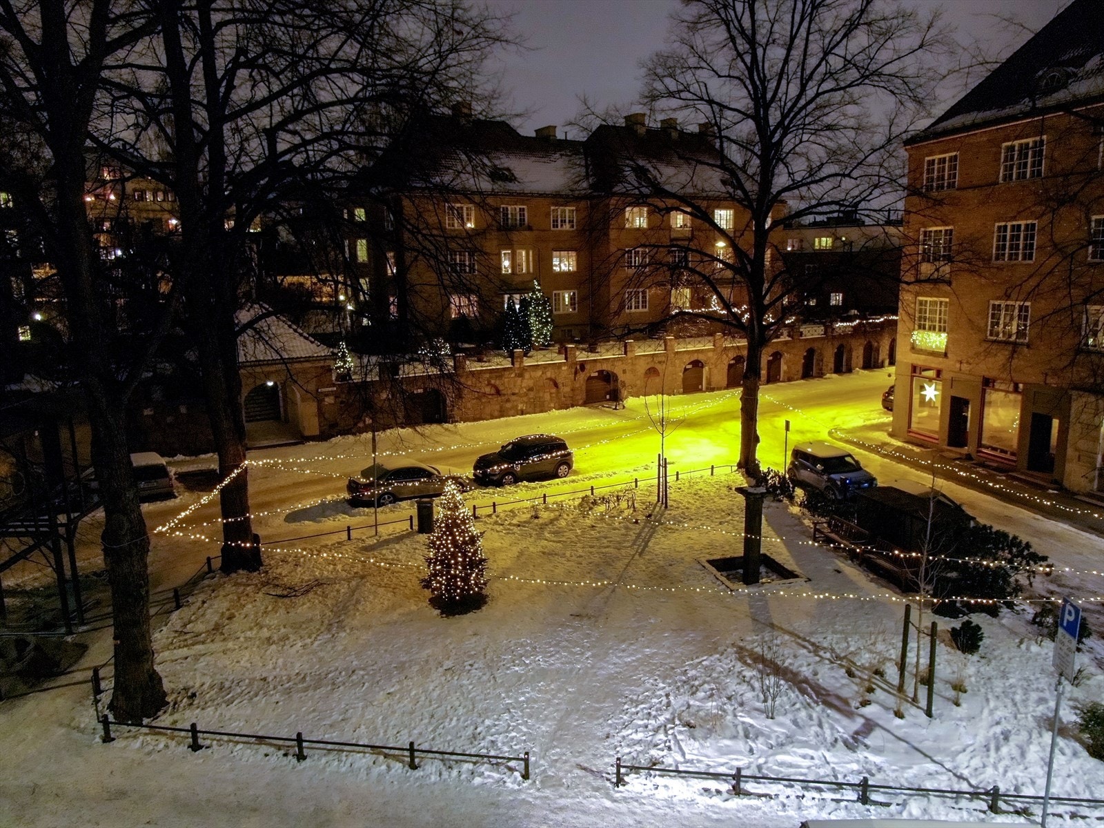 Sameiet arrangerer julegrantenning første søndag i advent hvert år nede på "Lille Jacob". Galleribilde