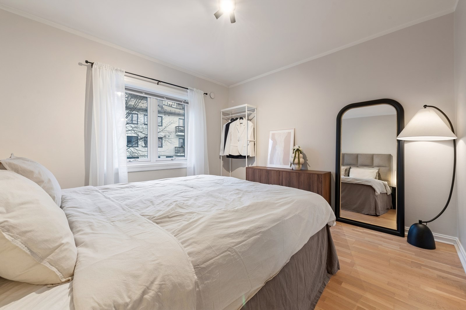 Rommet egner seg like godt som ekstra soverom, barnerom, gjesterom eller hjemmekontor, avhengig av behov. Galleribilde