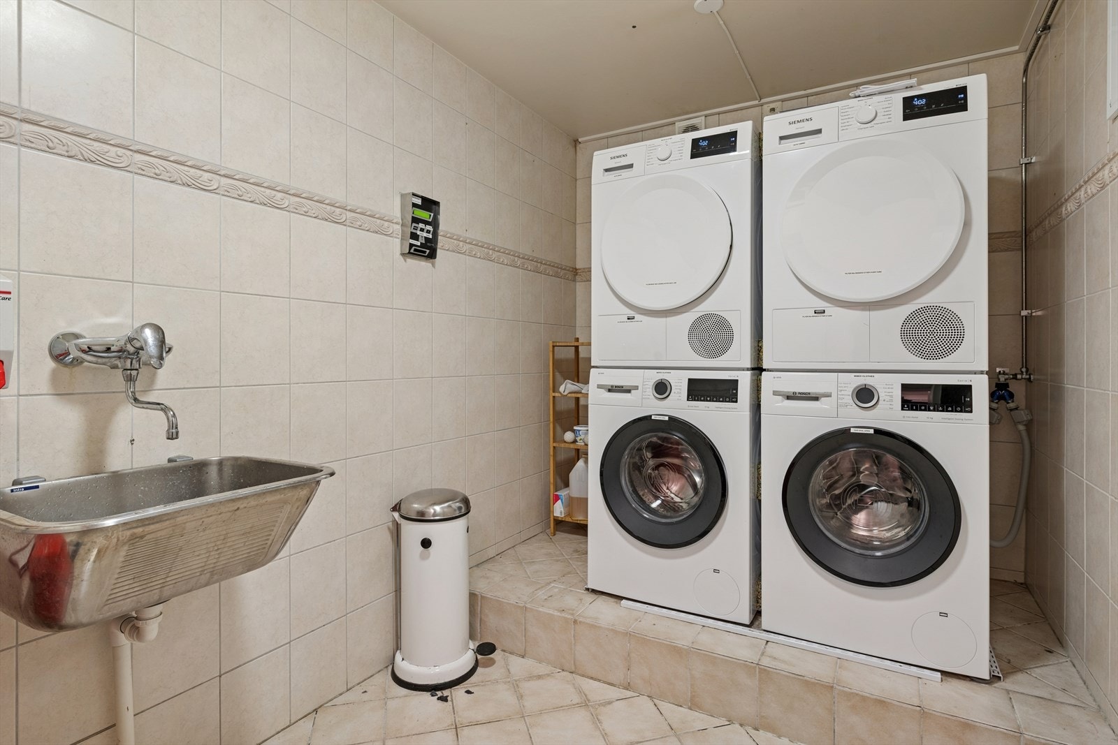 Fellesvaskeri i byggets underetasje. Galleribilde