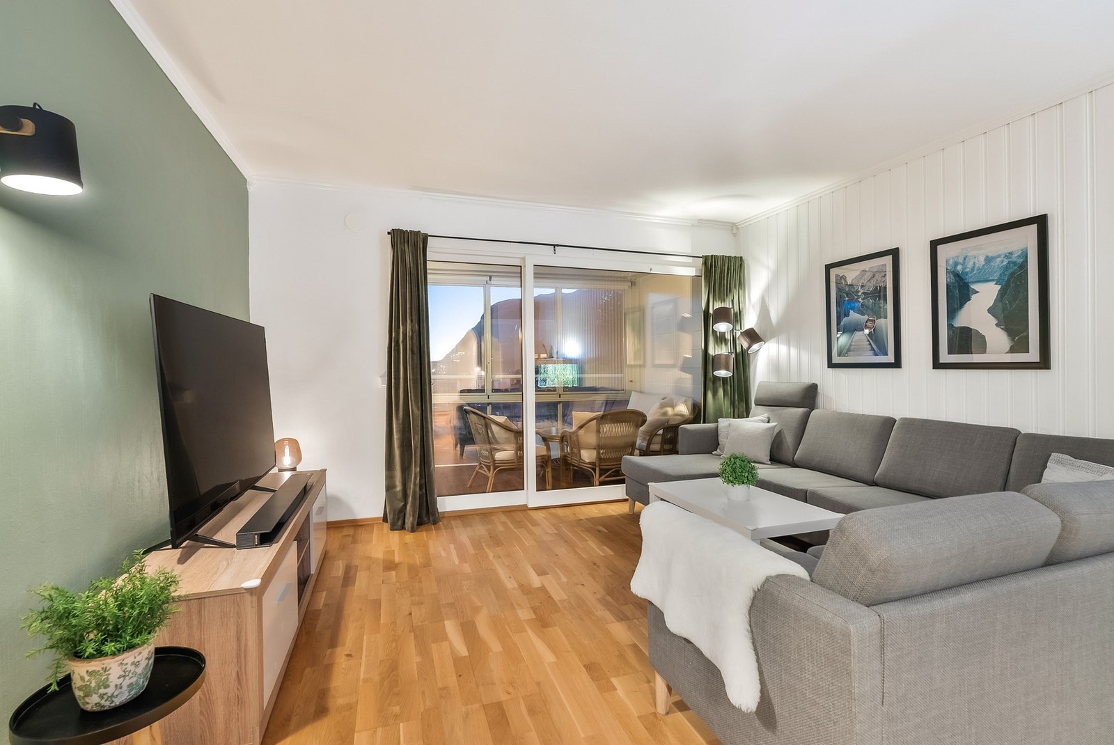 Borettslaget gjorde i 2015 en større rehabiitering, der blant annet balkongene ble innglasset. Galleribilde