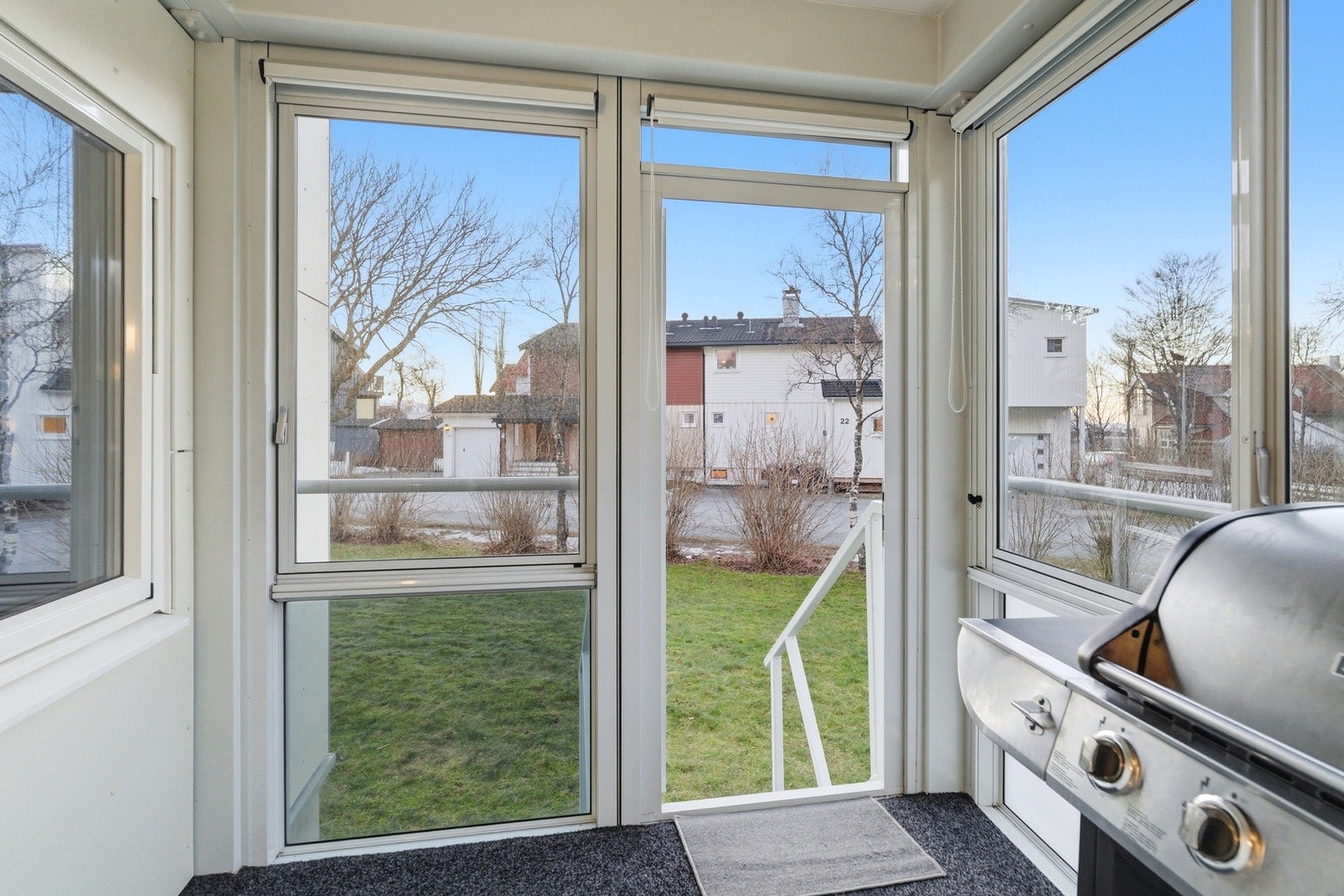 Fra balkongen har du adkomst direkte til plen! Galleribilde