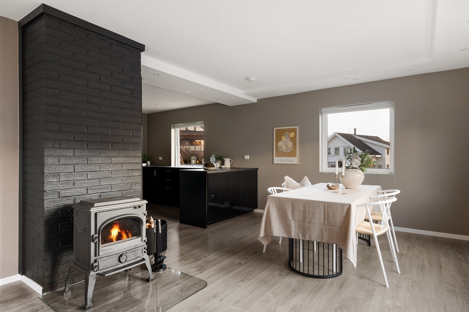 Det er vedovn som oppvarmingskilde. Galleribilde