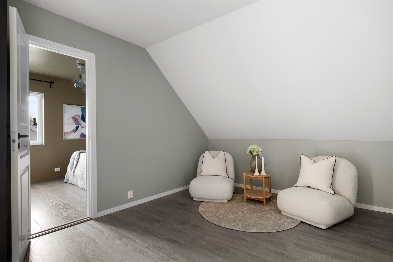 Loftstue. Galleribilde