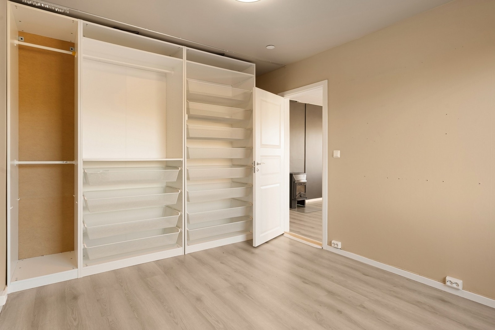 Plass til en stor garderobe. Galleribilde