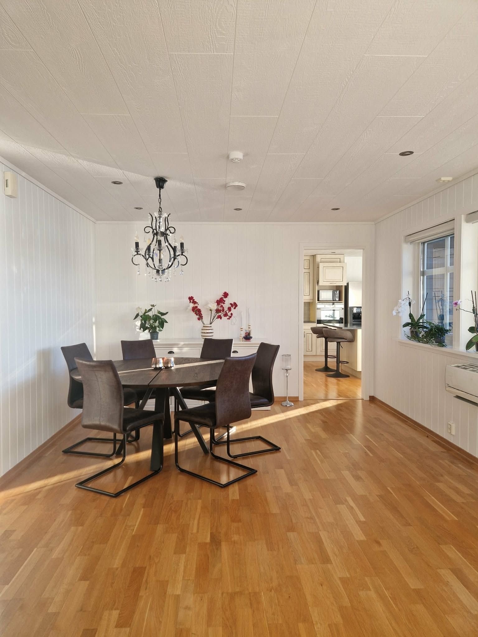 Spisestue. Galleribilde