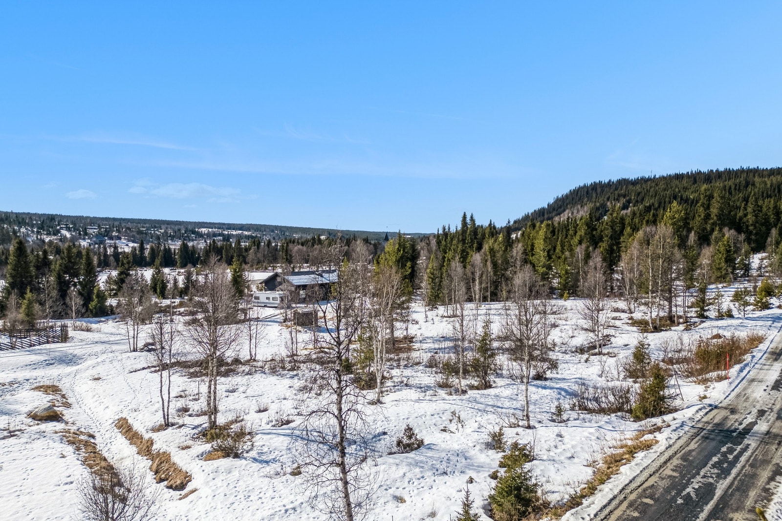 Tomtene er tilknyttet privat vei. Galleribilde