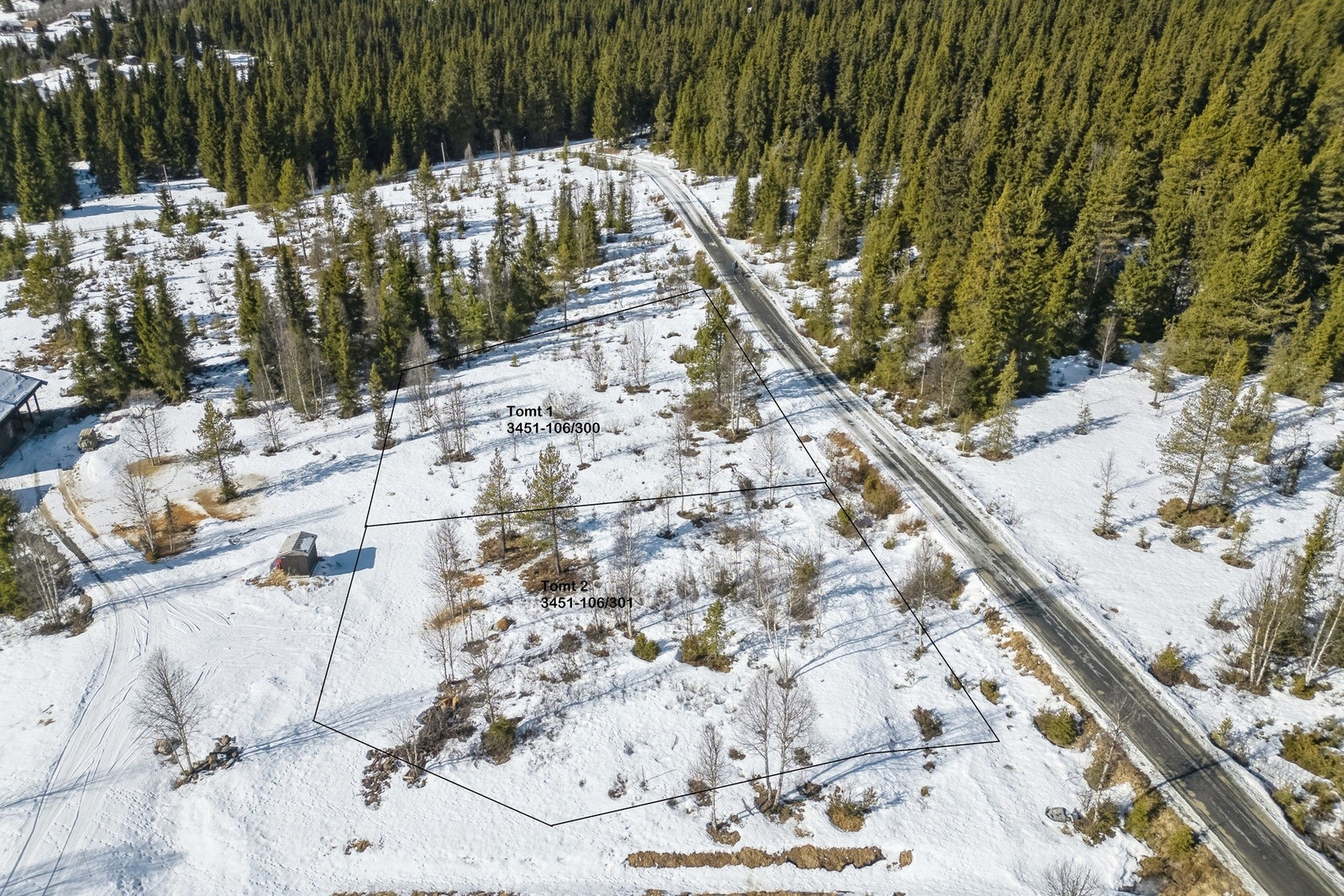 Strekene på bildet viser grensene som ca og er ikke nøyaktig, se derfor kart i salgsoppgaven. Galleribilde