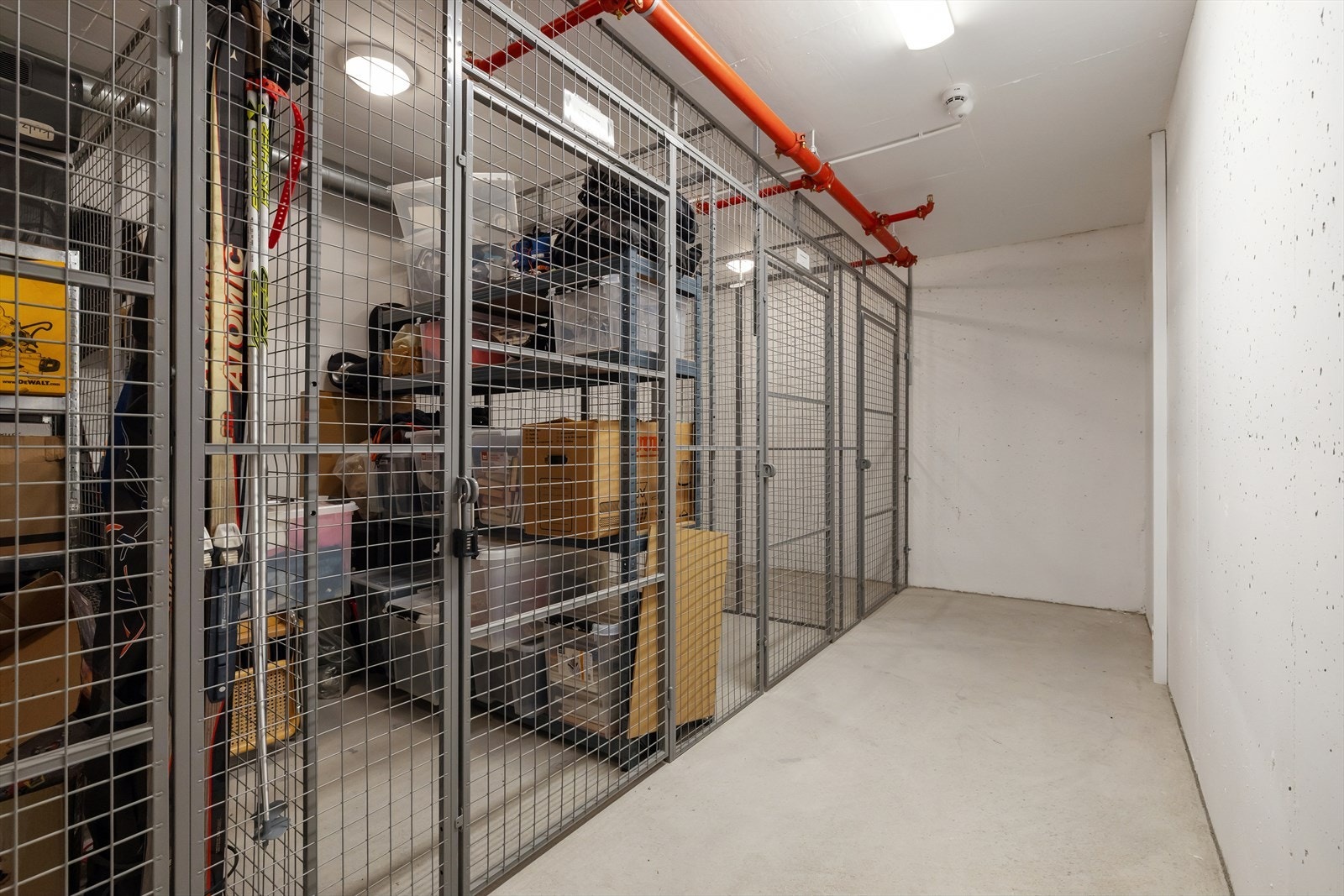 Bod i felles garasjeanlegg medfølger. Galleribilde