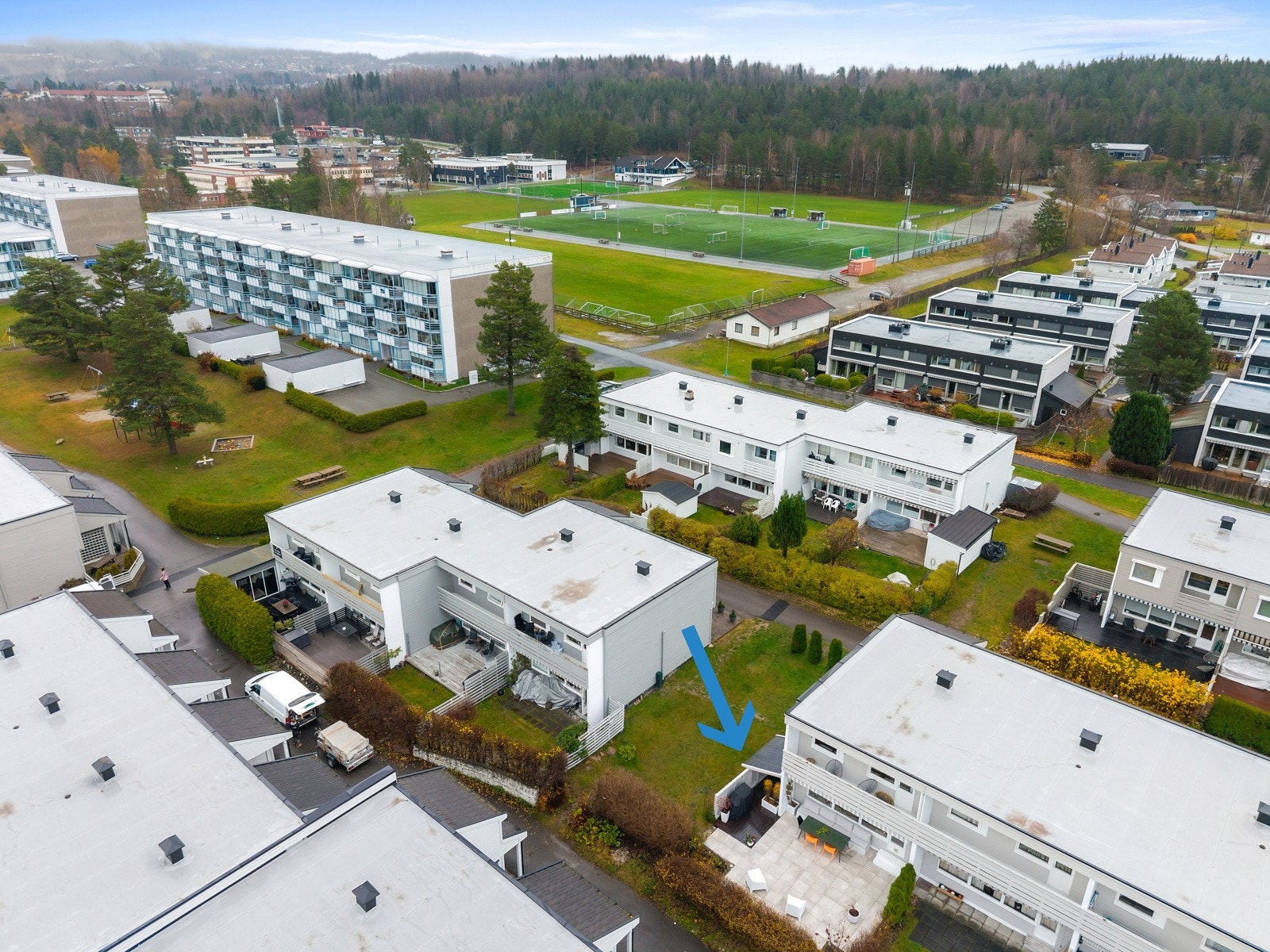 Her bor du i et barnevennlig nabolag, hvor grønne omgivelser og et trygt miljø danner rammen rundt hverdagen. Galleribilde