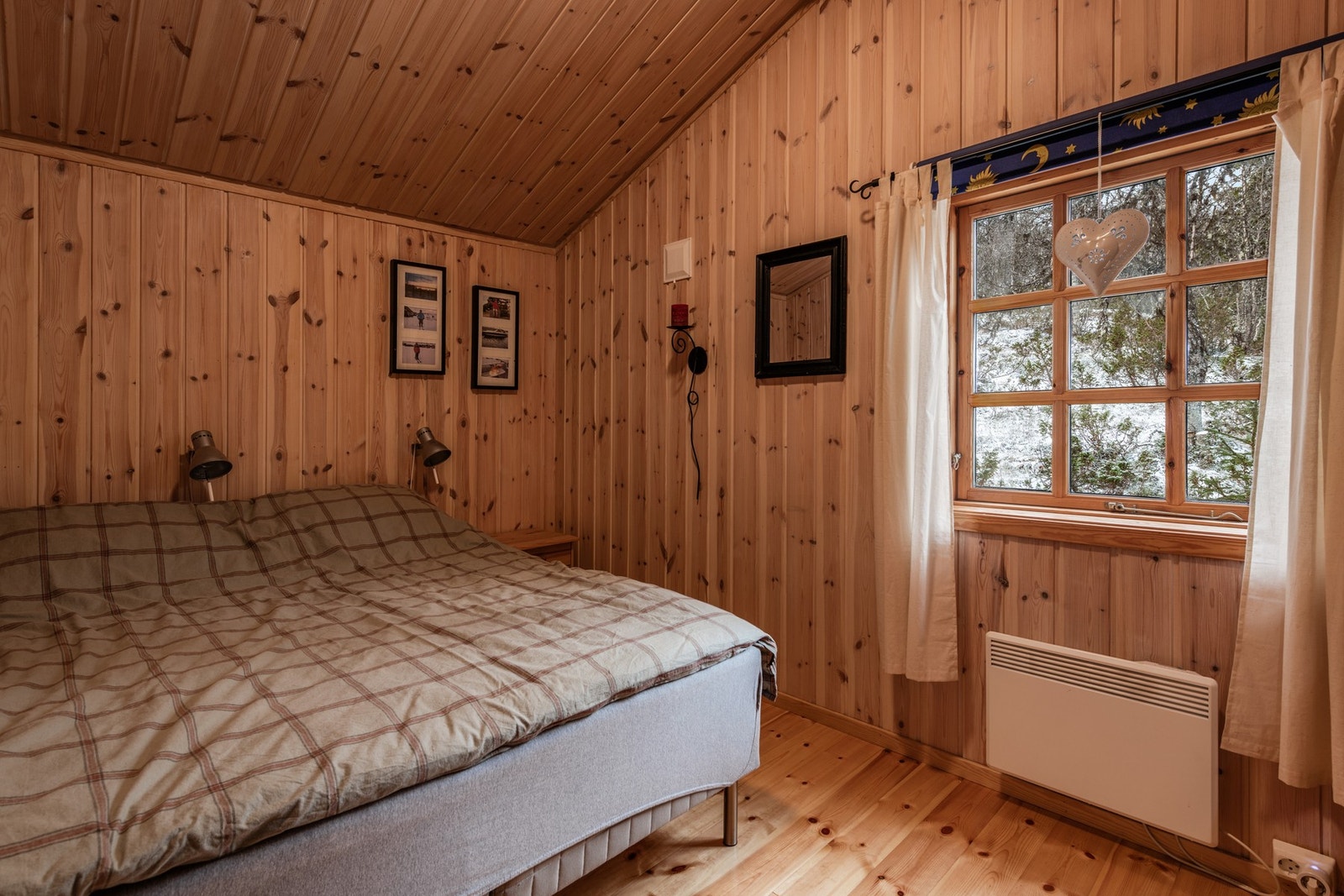 Soverom 1 med dobbeltseng. Galleribilde