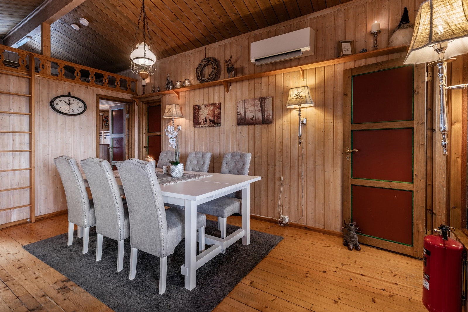 Stige opp til sovehems. Galleribilde