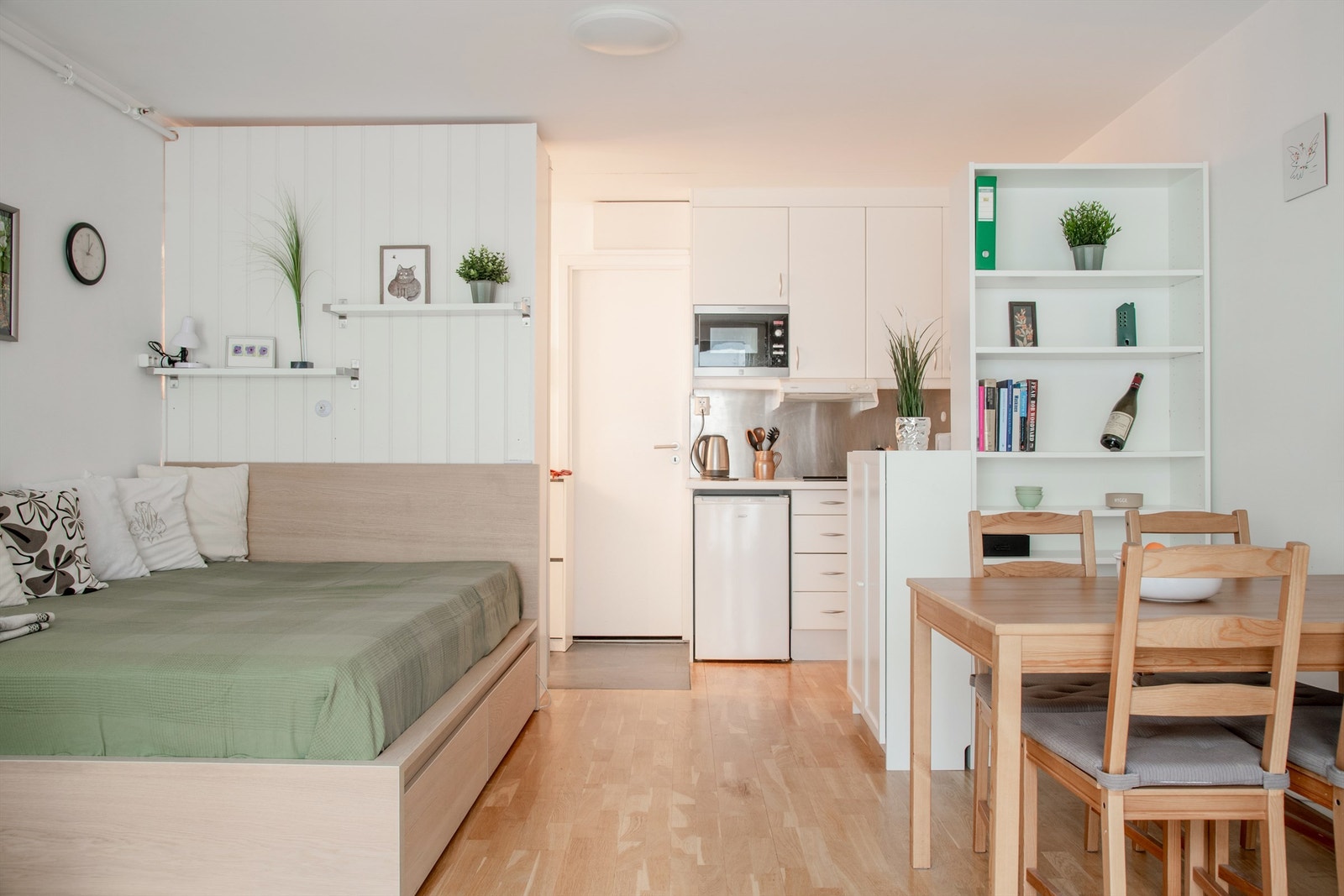 Plass til dobbeltseng i stuen. Galleribilde