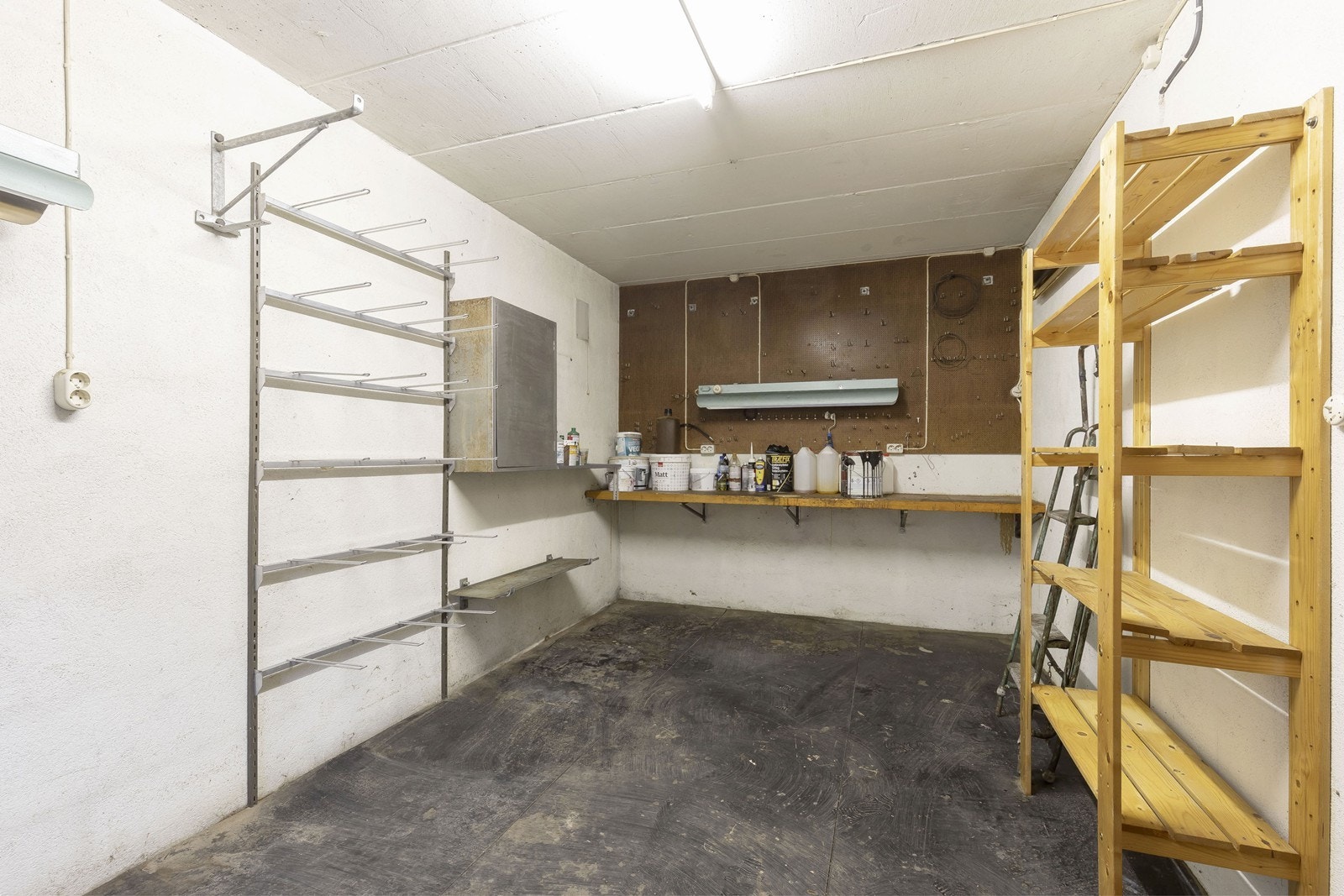 Verkstedrom. Galleribilde