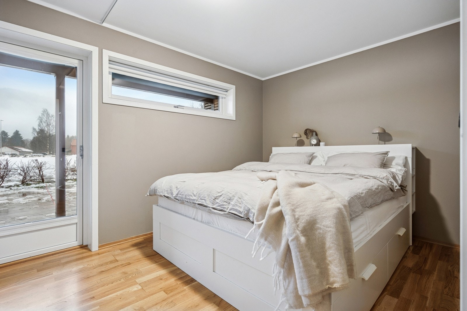 Soverom III - the master bedroom - måler hele 13 kvm og har egen garderobedel. Galleribilde