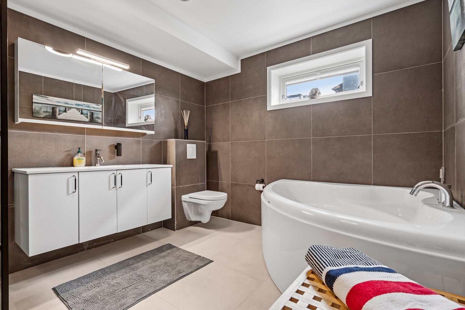 Badekaret gir muligheten for å bade sammen - Perfekt for å få litt avslapning etter en lang dag Galleribilde