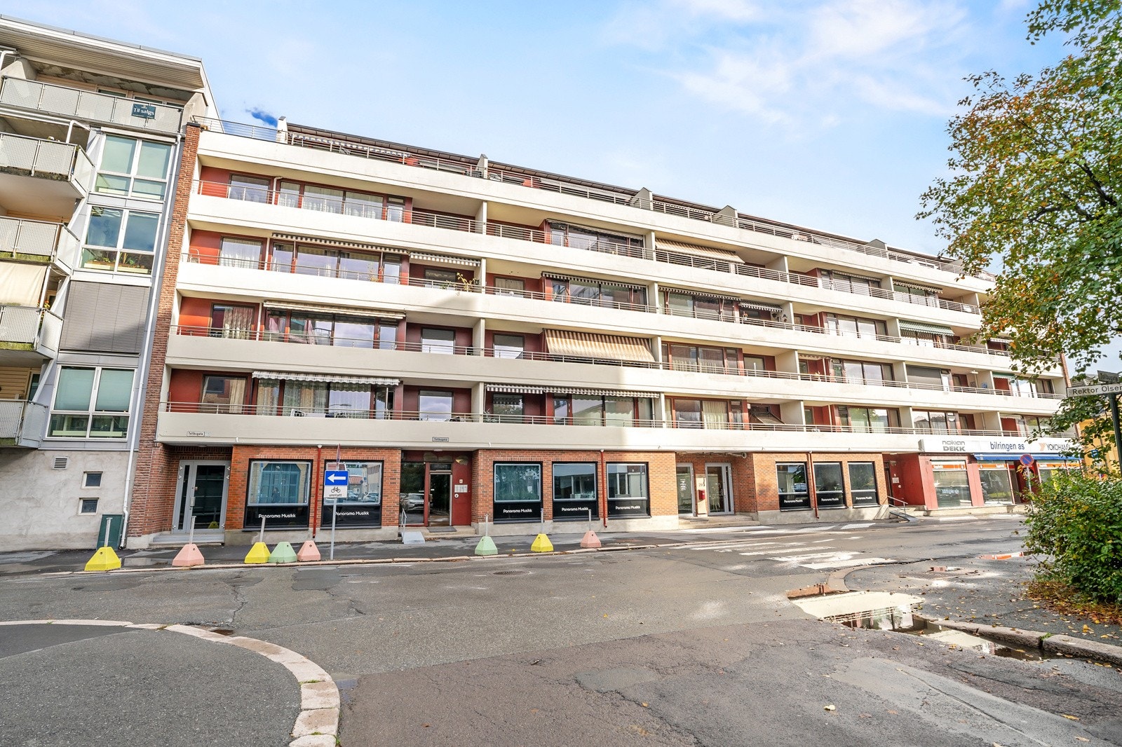 Leiligheten ligger i 4. boligetasje med enkel heisadkomst. Galleribilde