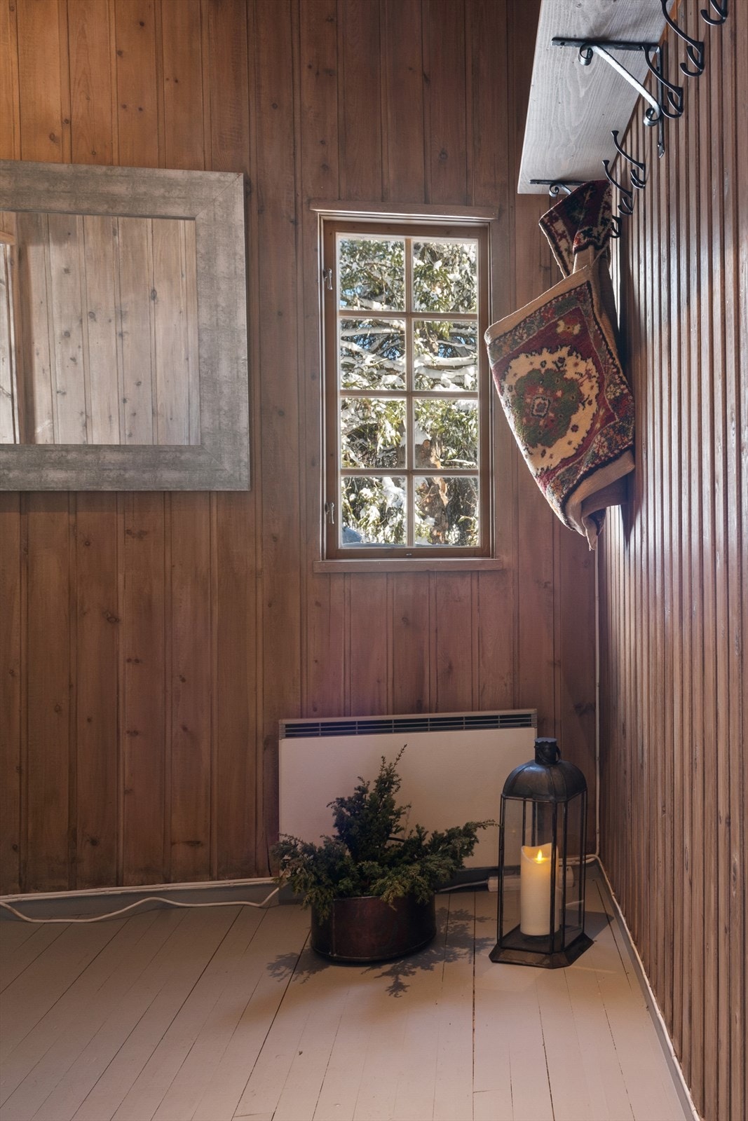 Yttergang med garderobeplass Galleribilde