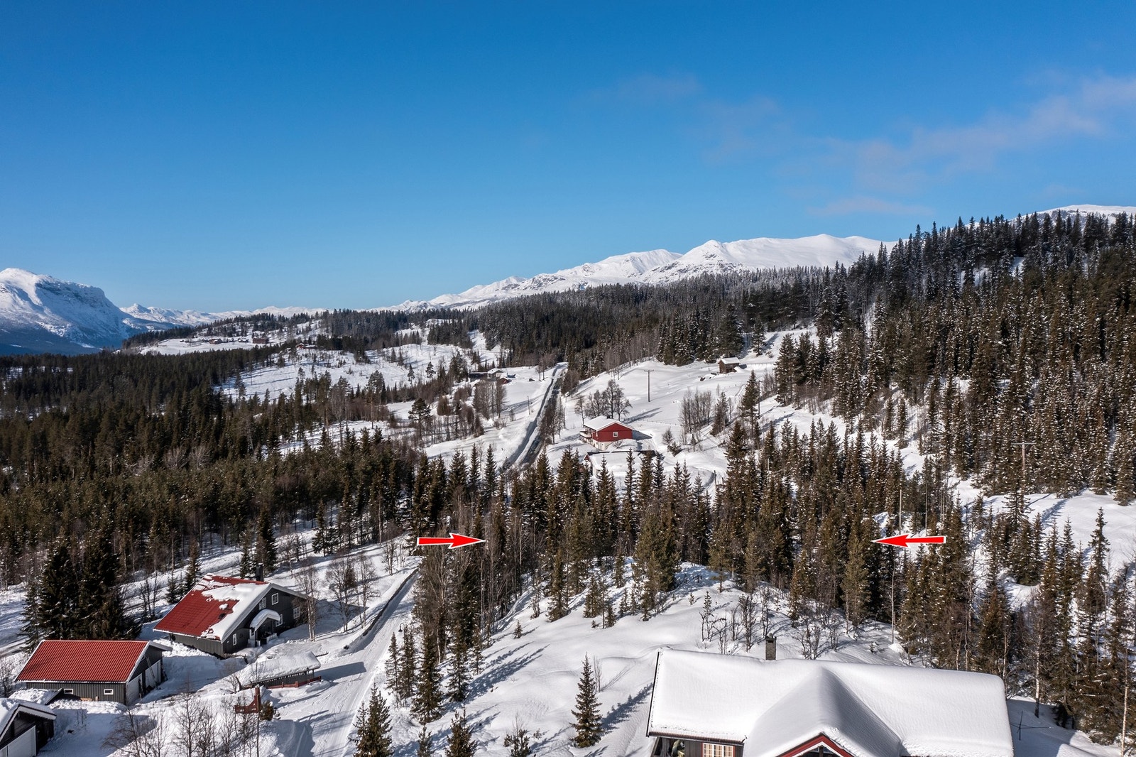 Kalveslette er en liten fjellgrend i Hemsedal mellom Eikregardane og Ålrust. Galleribilde