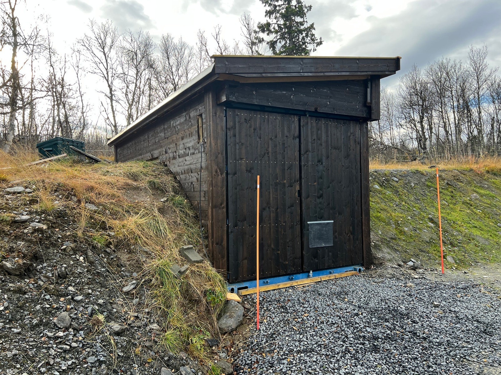 Selgers foto. Uthus med god plass for oppbevaring. Galleribilde