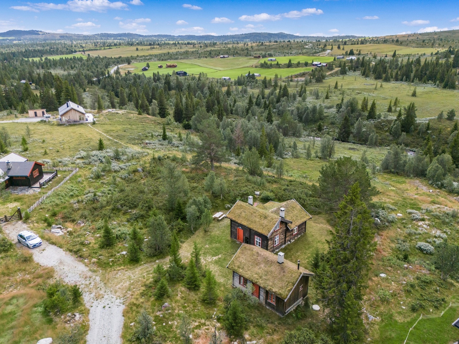 Til høyre for annekset er det plassert en kum for enkel tilkobling til renseanlegget. Galleribilde