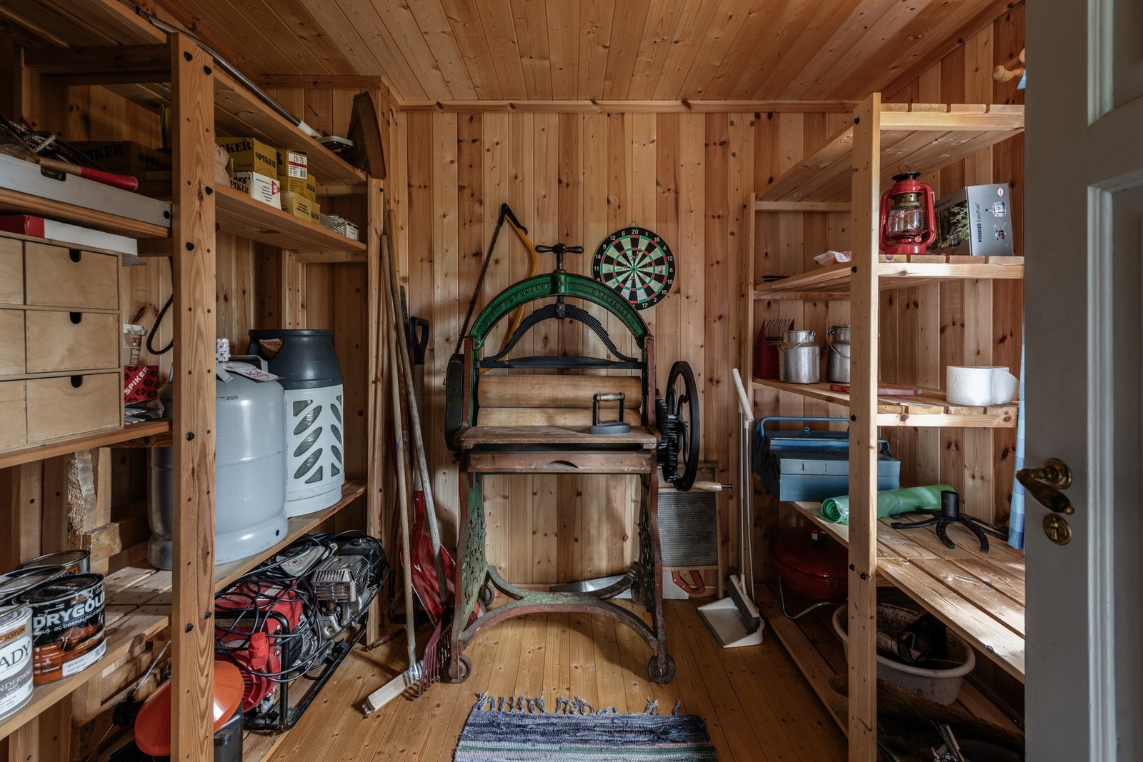 Bod i annekset med god oppbevaringsplass. Galleribilde