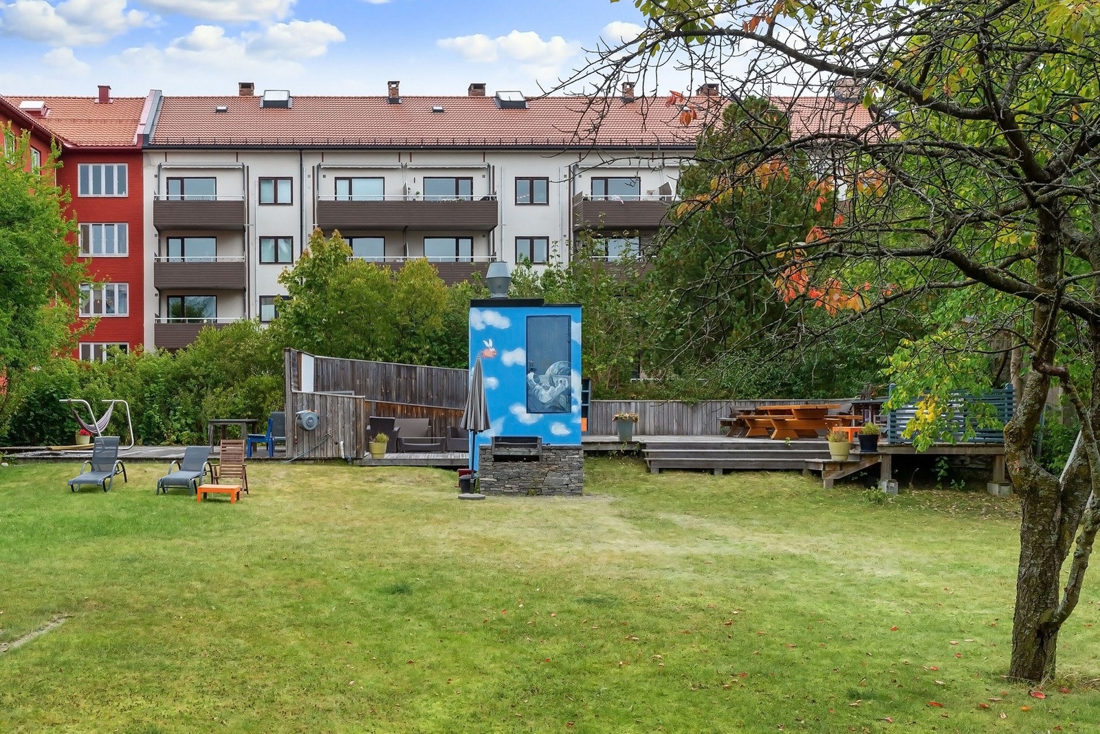 Borettslaget har garasjekjeller med parkeringsplasser som leies ut etter venteliste. Galleribilde