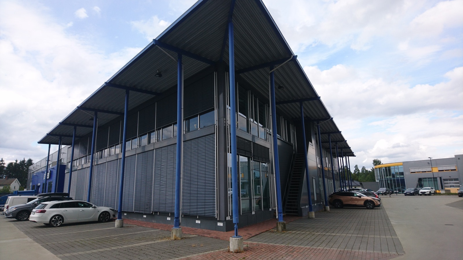 Lokalet strekker seg fra Ahlsell til rømningstrapp Galleribilde