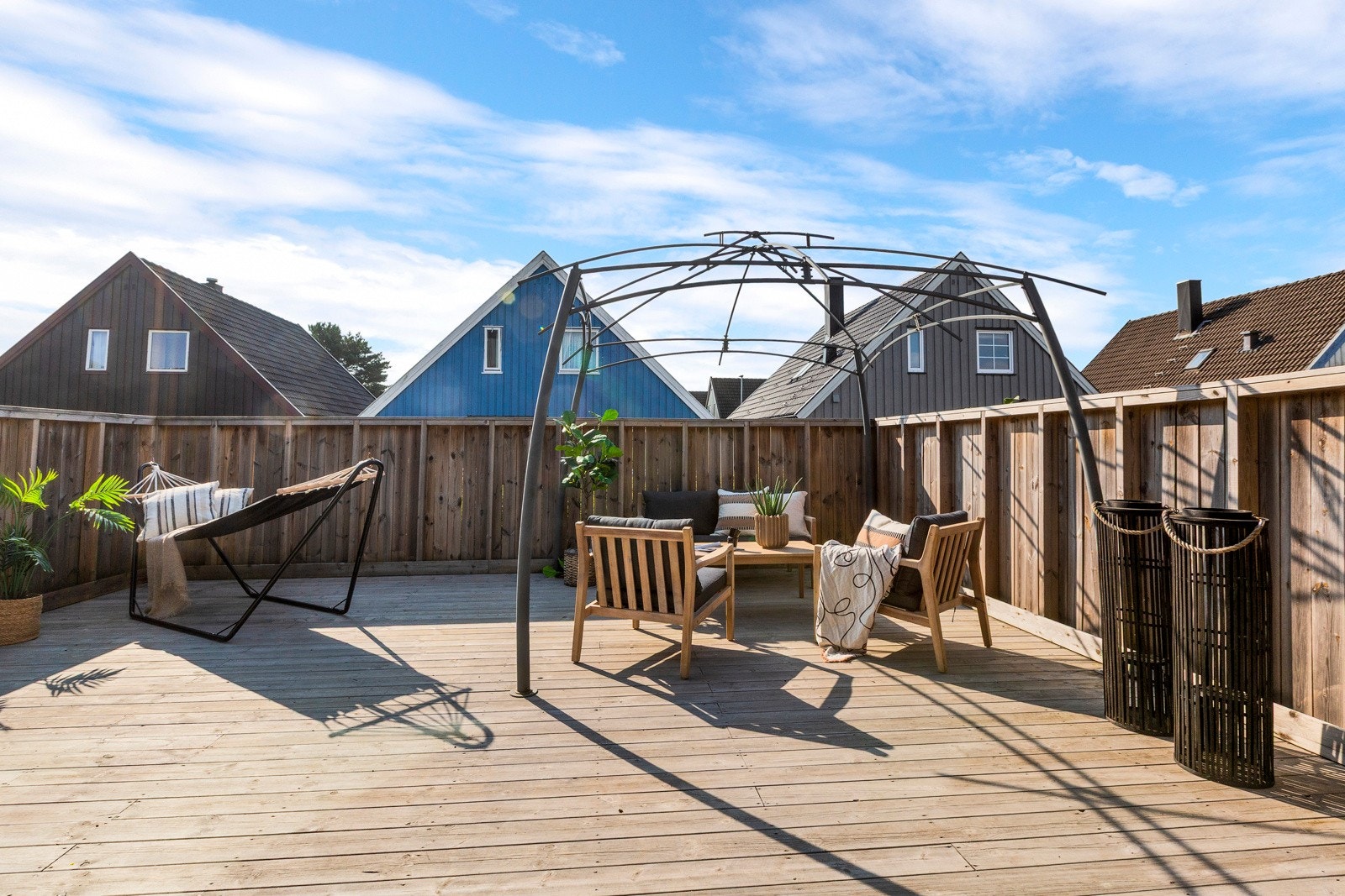 Stor terrasse for de hyggelige sommerdager Galleribilde