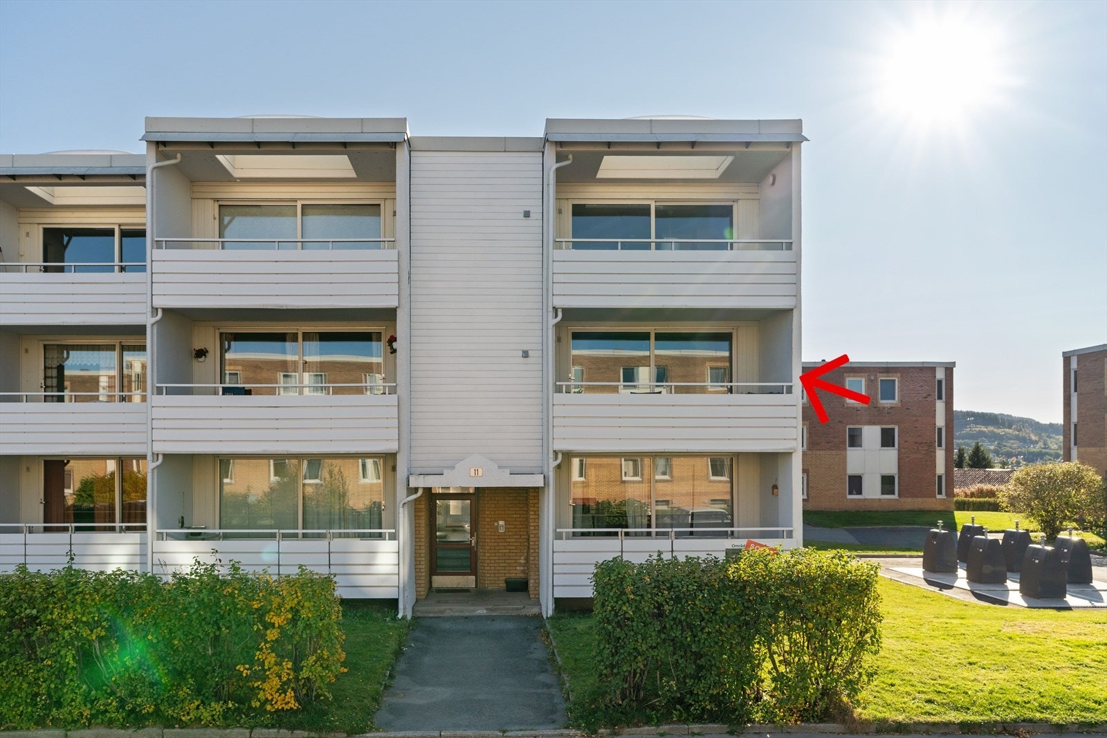 Balkongen er vendt mot vest. Slik at her har du ettermiddag- og kveldssol. Galleribilde