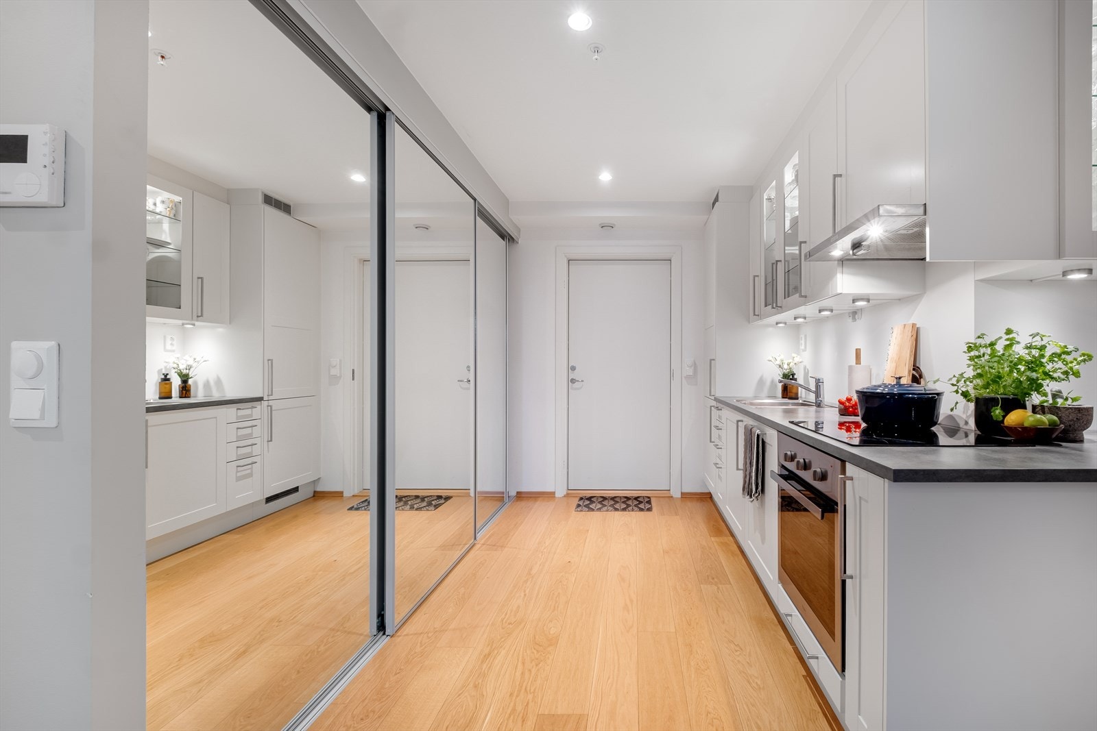 Alt i alt et svært funksjonelt og godt kjøkken som innbyr til herlige smaksopplevelser. Galleribilde