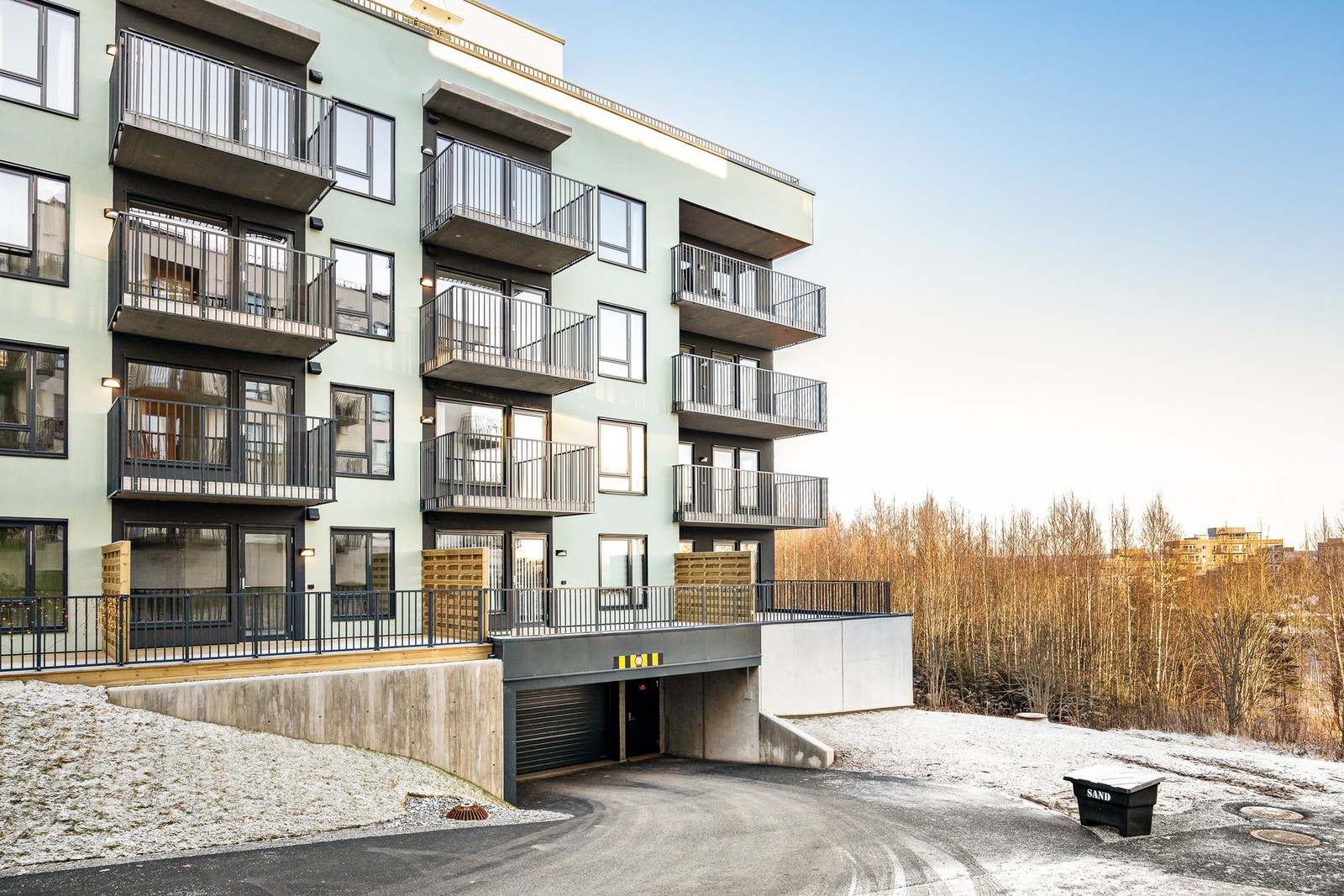 Leiligheten befinner seg i 2. etg til venstre på bildet. Galleribilde