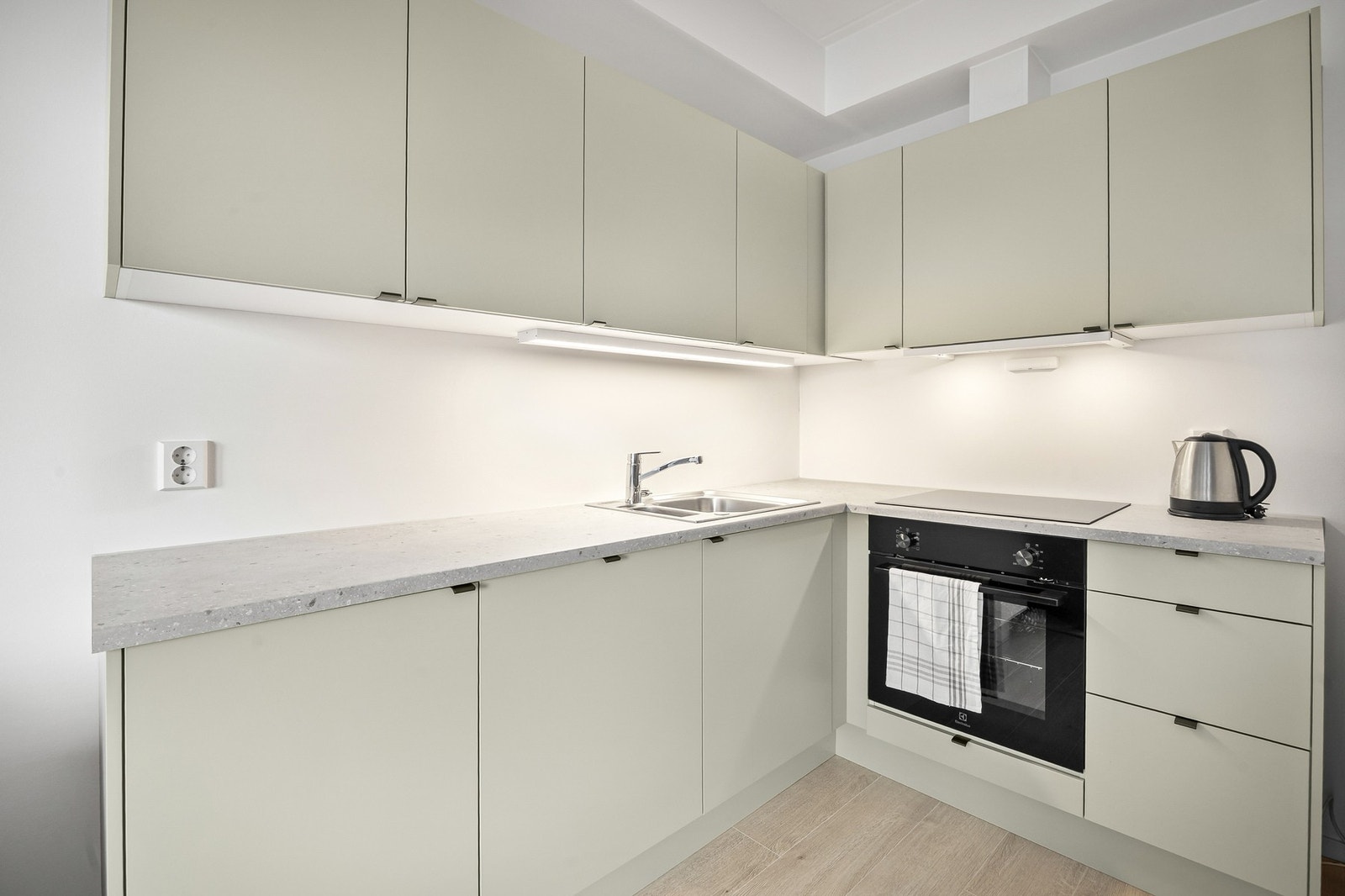 Integrerte hvitevarer og frittstående kjøleskap Galleribilde