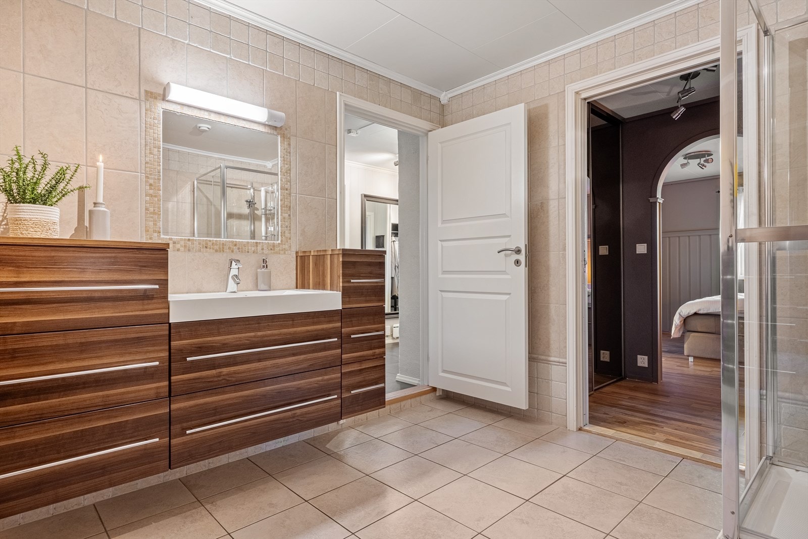 Lett tilkomst fra alle soverommene. Galleribilde