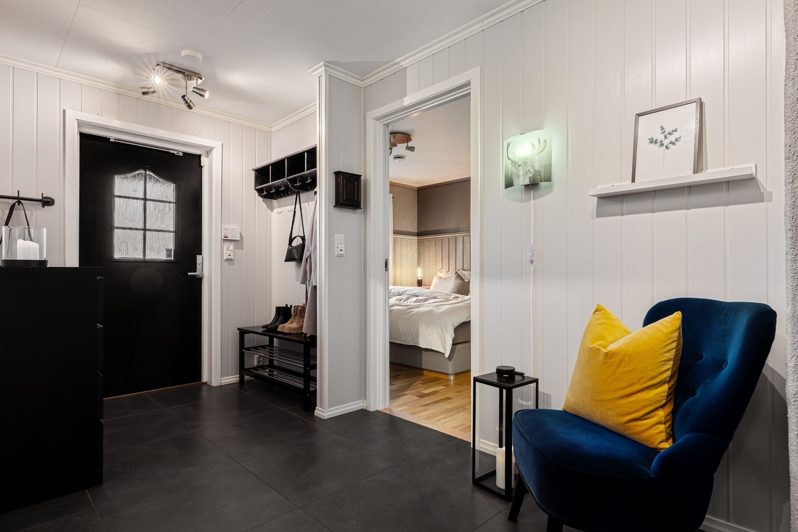 Et innbydende inngangsparti setter tonen for resten av boligen. Galleribilde