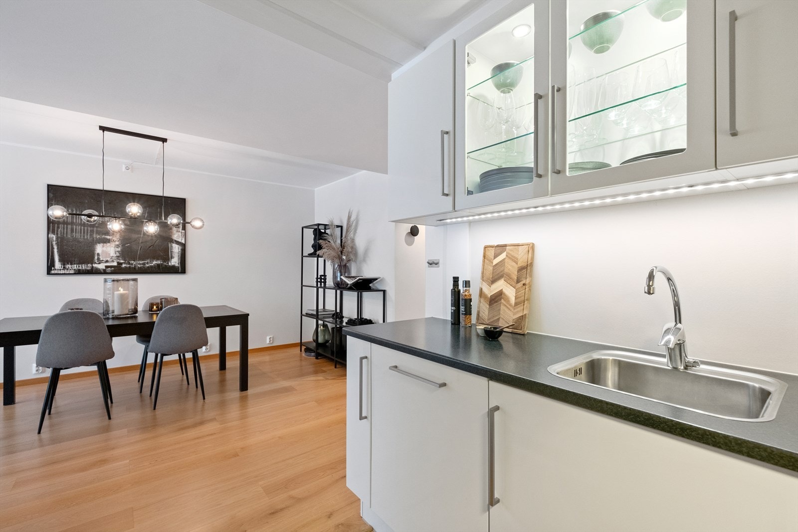 Integrert oppvaskmaskin og stekeovn fra 2019 samler kjøkkenfunksjonene Galleribilde