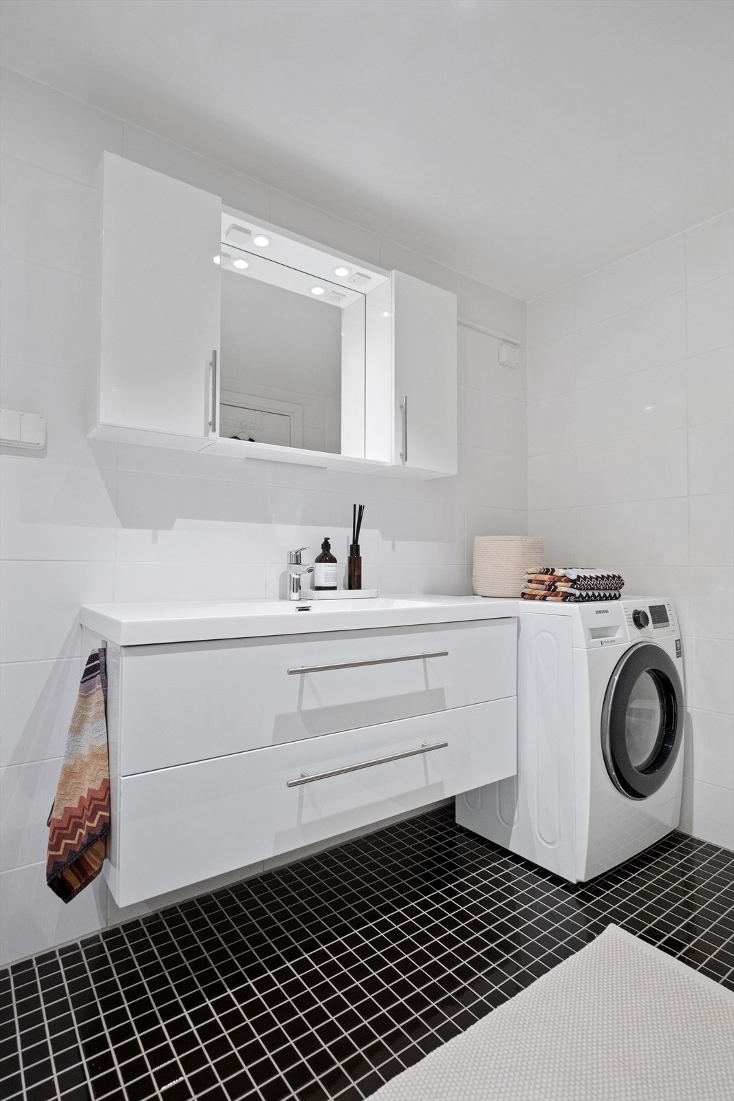 Innredning med nedfelt servant fra 2023 gir et oppgradert preg Galleribilde