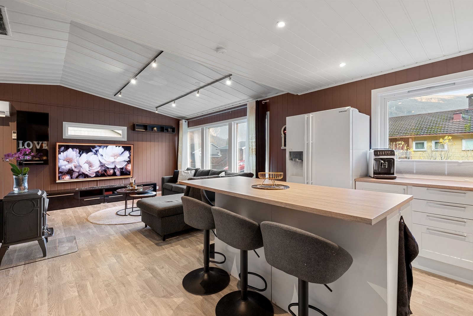 God plass til spisegupper på kjøkkenet. Galleribilde