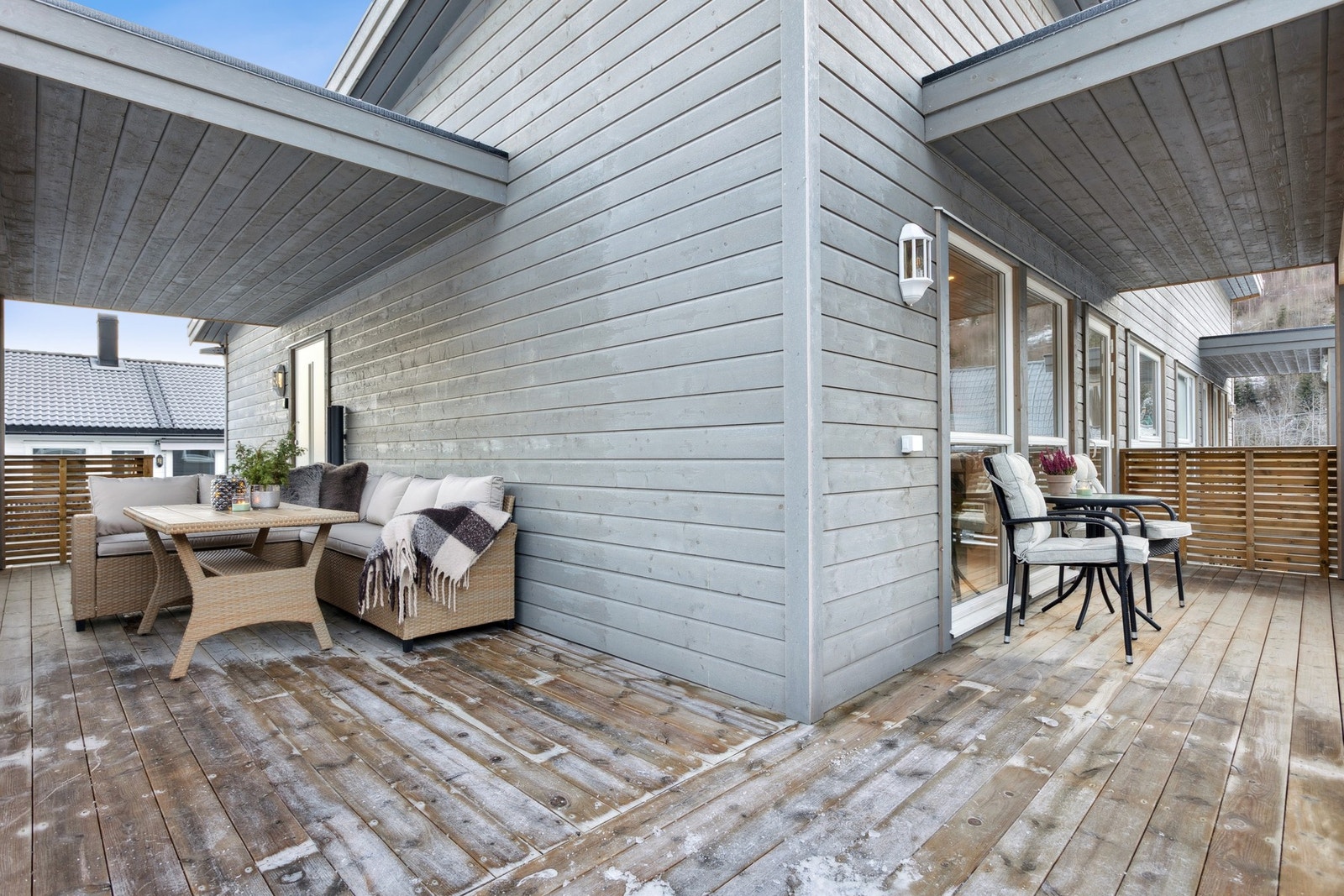 Her får du en bolig fra 2024 med god standard, gjennomtenkt planløsning og en beliggenhet som kombinerer det beste fra både landlige omgivelser og nærhet til sentrum. Galleribilde