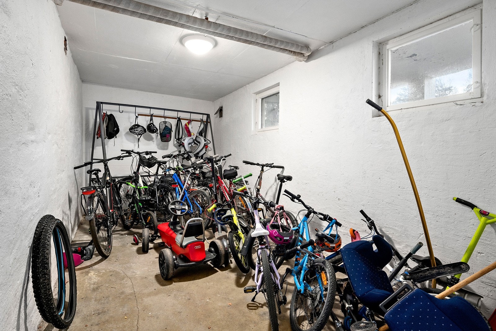 Felles sykkelrom. Galleribilde