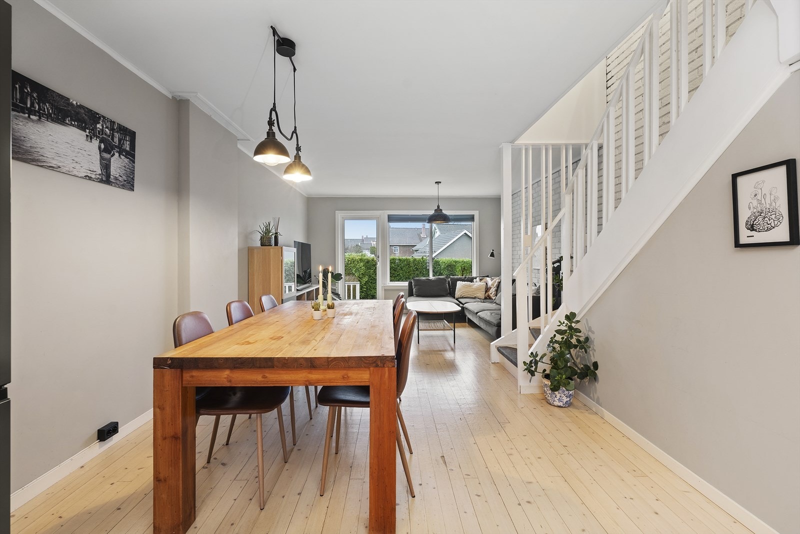 God plass til å trekke ut til langbord og dekke til hele storfamilien. Galleribilde