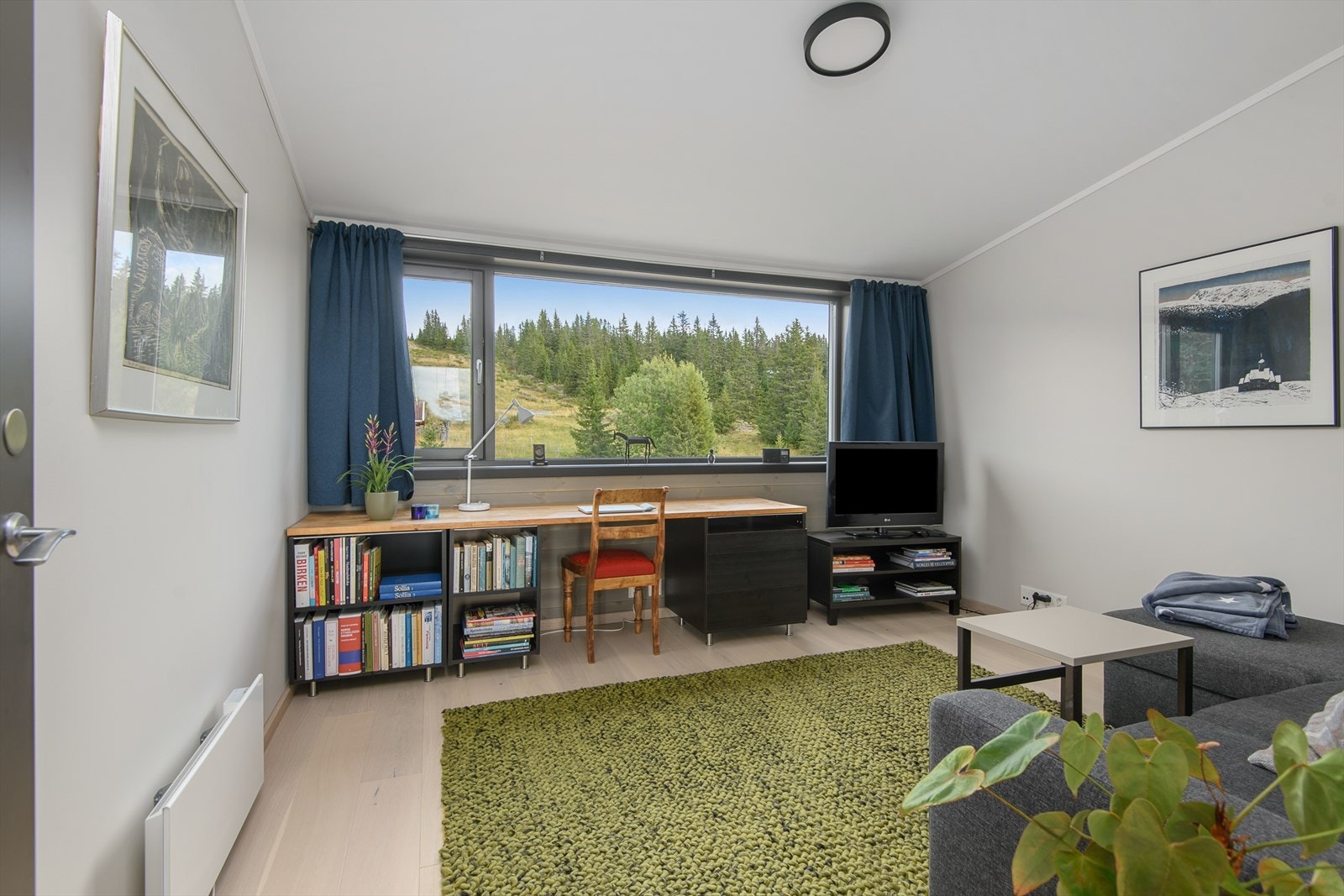 Soverom nr. 3 ligger også i toppetasjen. Galleribilde