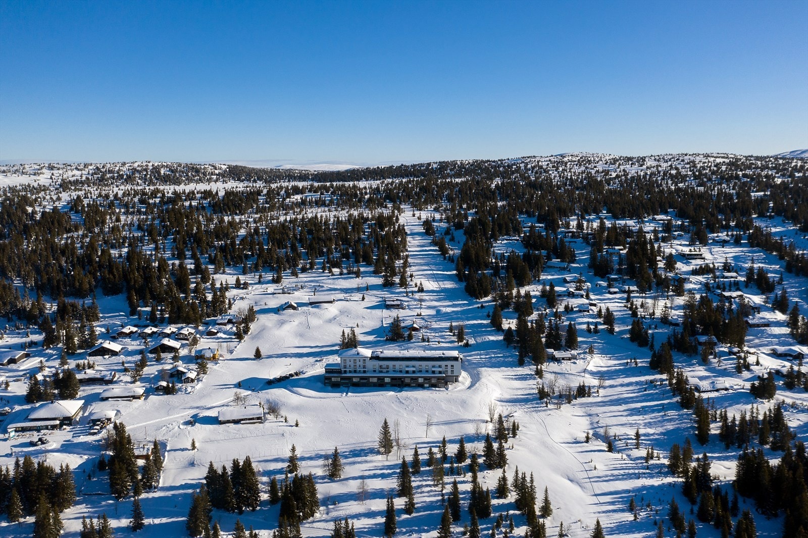 Det er merkede turstier og maskin preparerte løyper rett utenfor eiendommen. Galleribilde