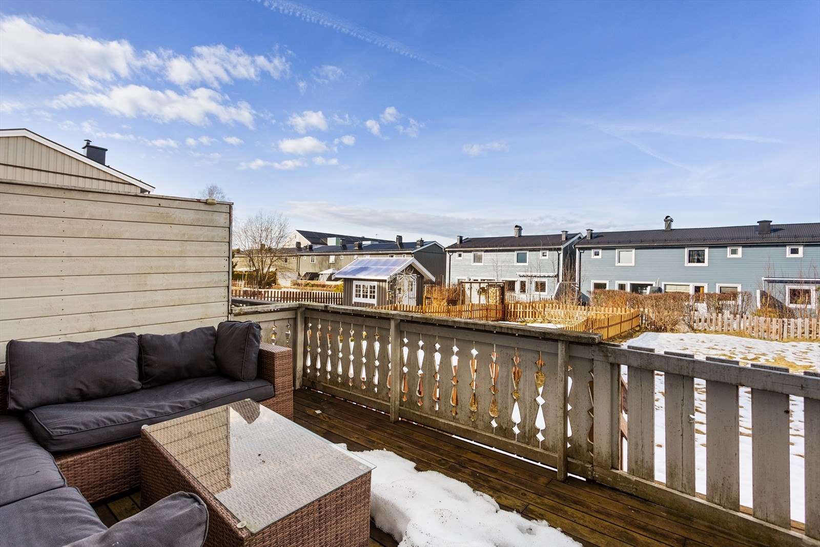 Romslig terrasse. Galleribilde