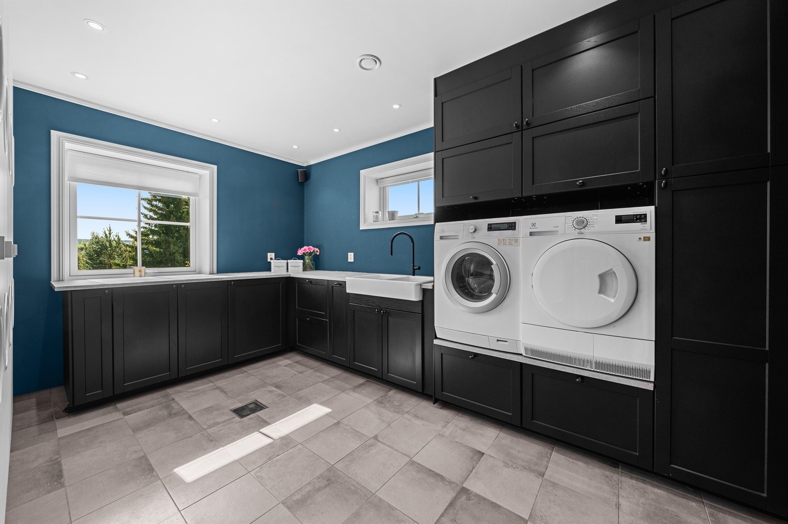 For familien er det svært praktisk med eget og velutstyrt vaskerom! Galleribilde