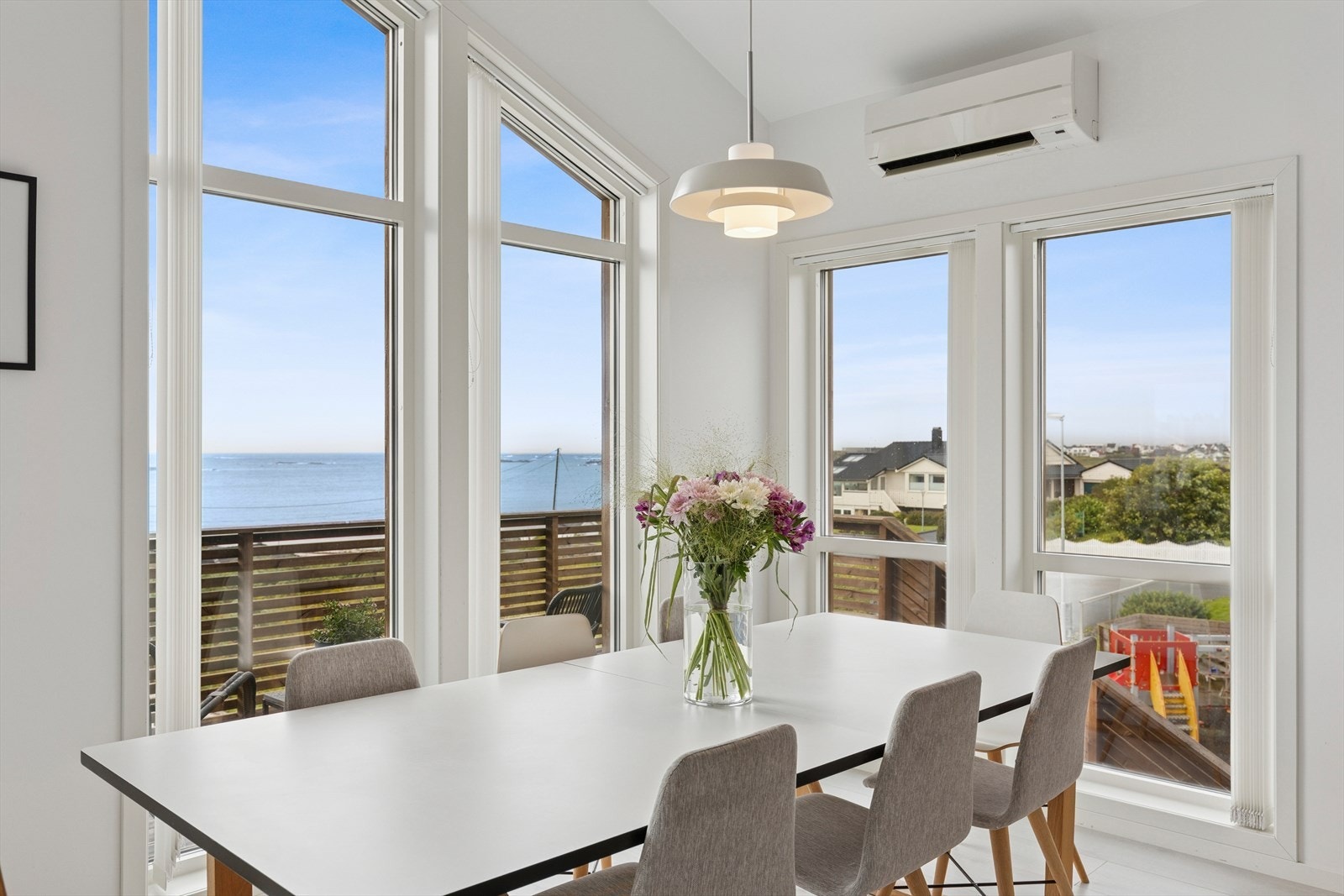 Flott utsikt fra spisestuen! Galleribilde