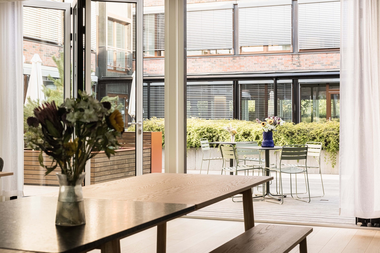 Atrium sett fra resepsjonen Galleribilde