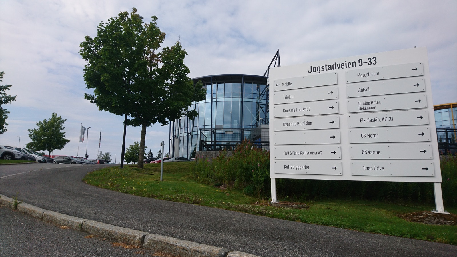 Fasade innkjøring Galleribilde