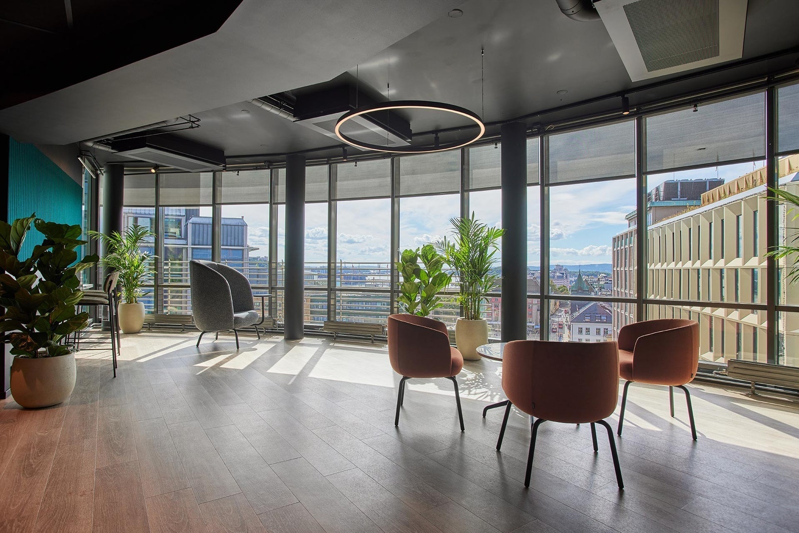 Thon Flex - Stenersgata 2A tilbyr stilige lokaler med fantastisk utsikt og sentral beliggenhet rett ved Jernbanetorget i Oslo. Galleribilde